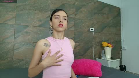 Snapshot of vaiolett_smith chatting on 26, 2, 2025 V A I O L E T T  S M I T H online show from 26, 2, 2025