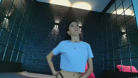 Snapshot of vaiolett_smith chatting on 27, 2, 2025 V A I O L E T T  S M I T H online show from 27, 2, 2025