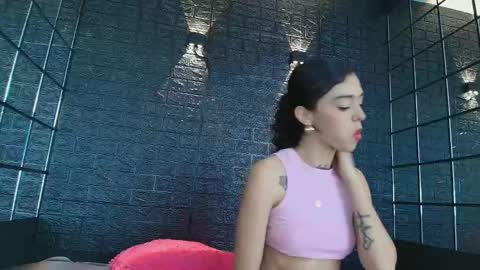 Snapshot of vaiolett_smith chatting on 28, 2, 2025 V A I O L E T T  S M I T H online show from 28, 2, 2025
