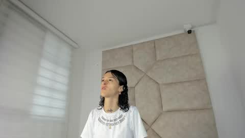 Snapshot of vaiolett_smith chatting on 17, 9, 2025 V A I O L E T T  S M I T H online show from 17, 9, 2025