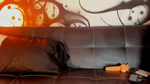 Snapshot of vaiolettmoonuwu chatting on 6, 2, 2026 VaiolettmoonUwU online show from 6, 2, 2026