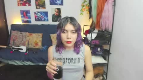 Snapshot of vaioletuwu chatting on 19, 4, 2026 Vaiolet1314 online show from 19, 4, 2026