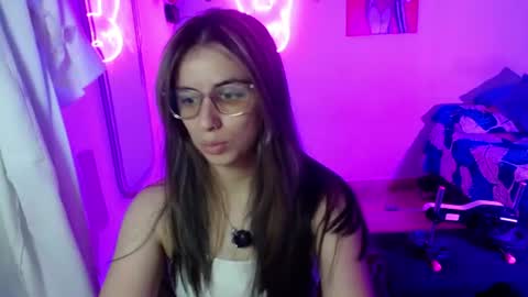 Snapshot of val_angelll chatting on 22, 7, 2026 valentina online show from 22, 7, 2026