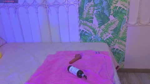 Snapshot of val_dreams7 chatting on 8, 8, 2026 val_dreams7 online show from 8, 8, 2026