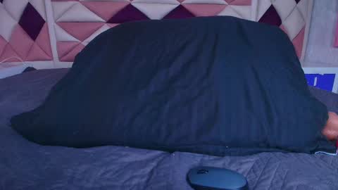 Snapshot of vale_castro1 chatting on 14, 9, 2025 Valentina online show from 14, 9, 2025