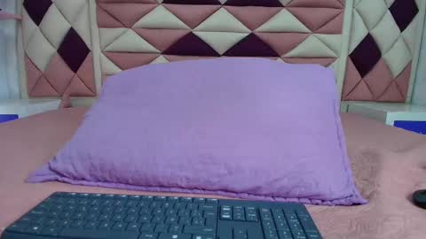 Snapshot of vale_castro1 chatting on 6, 10, 2025 Valentina online show from 6, 10, 2025