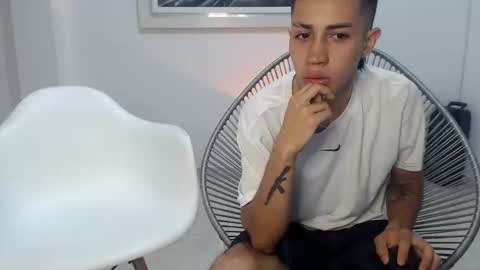 valen paul online show from 18, 11, 2025