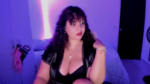 Snapshot of valen_smile_ chatting on 18, 12, 2024 valen_smile_ online show from 18, 12, 2024