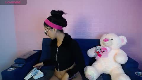 Snapshot of valen_sw_18 chatting on 13, 11, 2025 valen_sw_18 online show from 13, 11, 2025