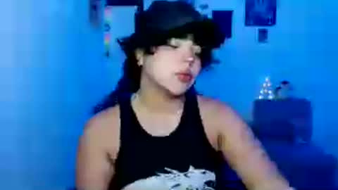Snapshot of valenbeauty chatting on 19, 6, 2026 valenbeauty online show from 19, 6, 2026