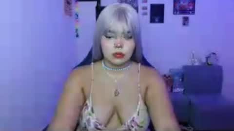 Snapshot of valenbeauty chatting on 5, 7, 2026 valenbeauty online show from 5, 7, 2026