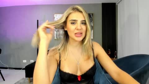 Snapshot of valensweetlove chatting on 19, 2, 2025 Valen online show from 19, 2, 2025