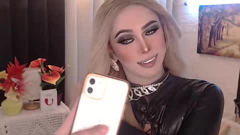 Snapshot of valentina_goddess_tsxxx chatting on 14, 9, 2025 Amanda online show from 14, 9, 2025