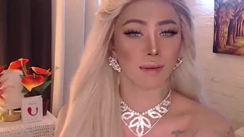 Snapshot of valentina_goddess_tsxxx chatting on 16, 9, 2025 Amanda online show from 16, 9, 2025