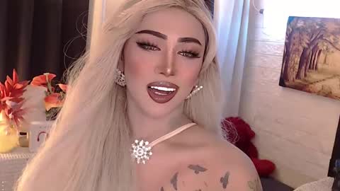 Snapshot of valentina_goddess_tsxxx chatting on 27, 9, 2025 Amanda online show from 27, 9, 2025