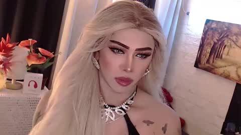Snapshot of valentina_goddess_tsxxx chatting on 28, 9, 2025 Amanda online show from 28, 9, 2025