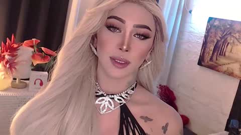 Snapshot of valentina_goddess_tsxxx chatting on 30, 9, 2025 Amanda online show from 30, 9, 2025
