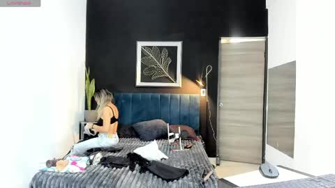 Snapshot of valentina_herrrera chatting on 19, 5, 2026 valentina_herrrera online show from 19, 5, 2026