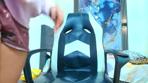 valentina_y_sneiderr online show from 9, 2, 2026