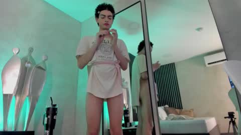 valentinaguerra1 online show from 6, 11, 2025