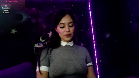 valentinarojass_ online show from 15, 4, 2026