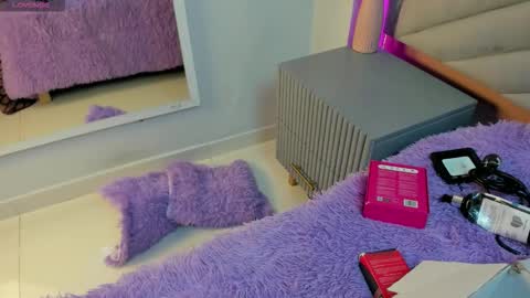 Mia  online show from 4, 2, 2026