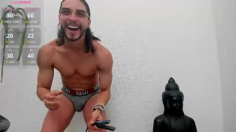 Snapshot of valentinocorleone_ chatting on 7, 7, 2026 VALENTINO online show from 7, 7, 2026