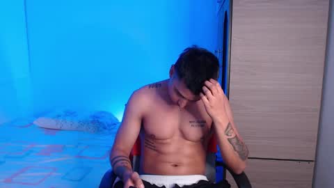 Snapshot of valentinosex_1 chatting on 10, 10, 2025 VALENTINO online show from 10, 10, 2025