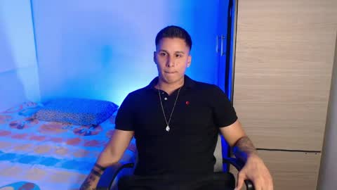 Snapshot of valentinosex_1 chatting on 17, 4, 2026 VALENTINO online show from 17, 4, 2026