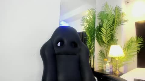 Snapshot of valeri_tafur chatting on 1, 11, 2025 valeri_tafur online show from 1, 11, 2025