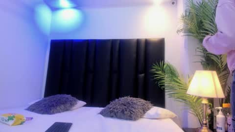 Snapshot of valeri_tafur chatting on 2, 12, 2025 valeri_tafur online show from 2, 12, 2025