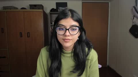 Snapshot of valerie__sky chatting on 18, 12, 2024 Val online show from 18, 12, 2024