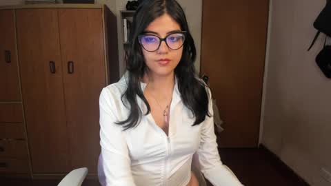 Snapshot of valerie__sky chatting on 10, 1, 2025 Val online show from 10, 1, 2025