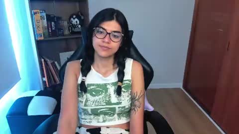Snapshot of valerie__sky chatting on 16, 7, 2026 Val online show from 16, 7, 2026