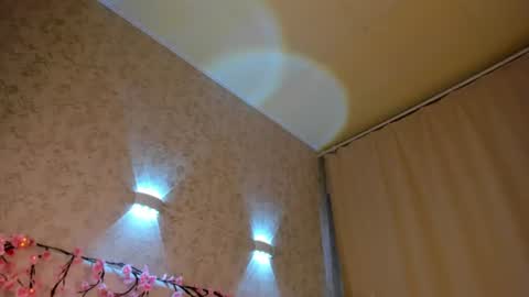 Snapshot of valerie_yatess chatting on 7, 7, 2026 Eva online show from 7, 7, 2026