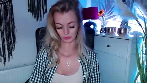 Valerie  online show from 4, 2, 2025