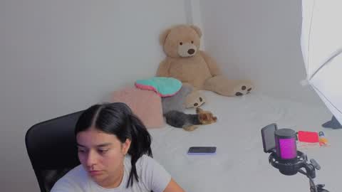 valerihouse_ online show from 7, 5, 2026