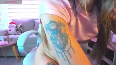 Snapshot of valery__se chatting on 15, 12, 2025 Valery se online show from 15, 12, 2025