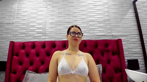 Valery Moon online show from 8, 10, 2025