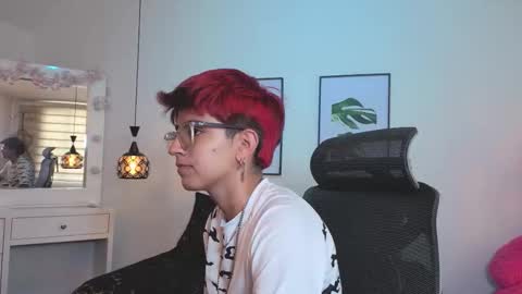 Snapshot of valeryevansvg chatting on 1, 12, 2025 Valery online show from 1, 12, 2025