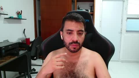 Snapshot of vallartamexi chatting on 10, 4, 2026 Roberto Carlos online show from 10, 4, 2026