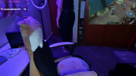 Im Violet online show from 5, 12, 2024