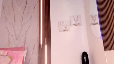 Snapshot of valloletsamar chatting on 26, 4, 2026 Vallolet Peach online show from 26, 4, 2026