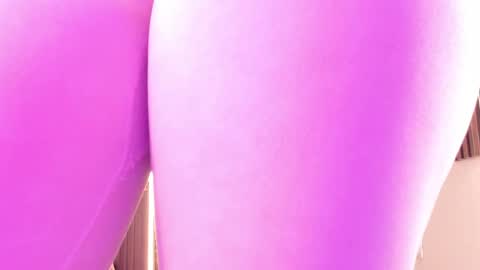 Snapshot of valloletsamar chatting on 28, 4, 2026 Vallolet Peach online show from 28, 4, 2026