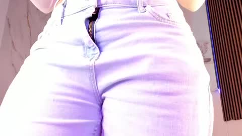 Snapshot of valloletsamar chatting on 29, 4, 2026 Vallolet Peach online show from 29, 4, 2026