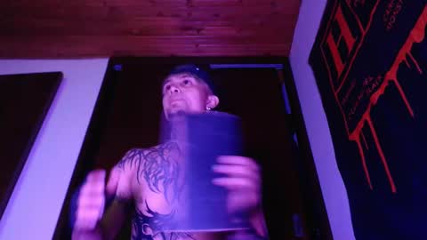 david guzman i model independenthelp me with a thumbs up online show from 13, 2, 2025