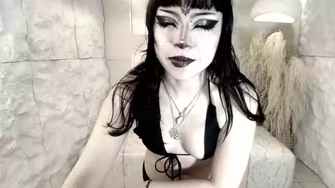 Snapshot of vampkitty_r chatting on 4, 2, 2026 vampkitty_r online show from 4, 2, 2026