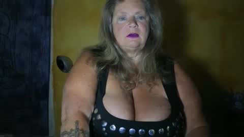 vampwoman online show from 24, 5, 2026