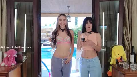 Snapshot of vanandjuani chatting on 10, 2, 2025 vanessa online show from 10, 2, 2025