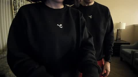 Snapshot of vanandjuani chatting on 10, 11, 2025 vanessa online show from 10, 11, 2025